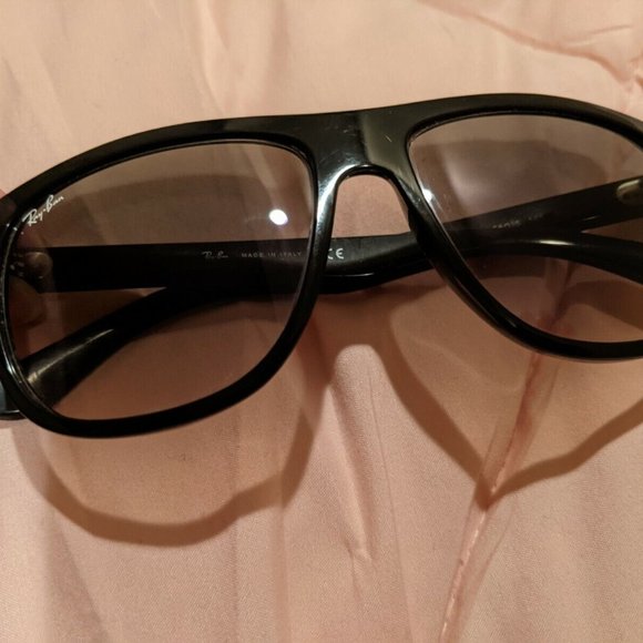 Ray-Ban RB4147 Unisex Sunglasses - Gloss Black/Light Grey Gradient - Picture 2 of 5